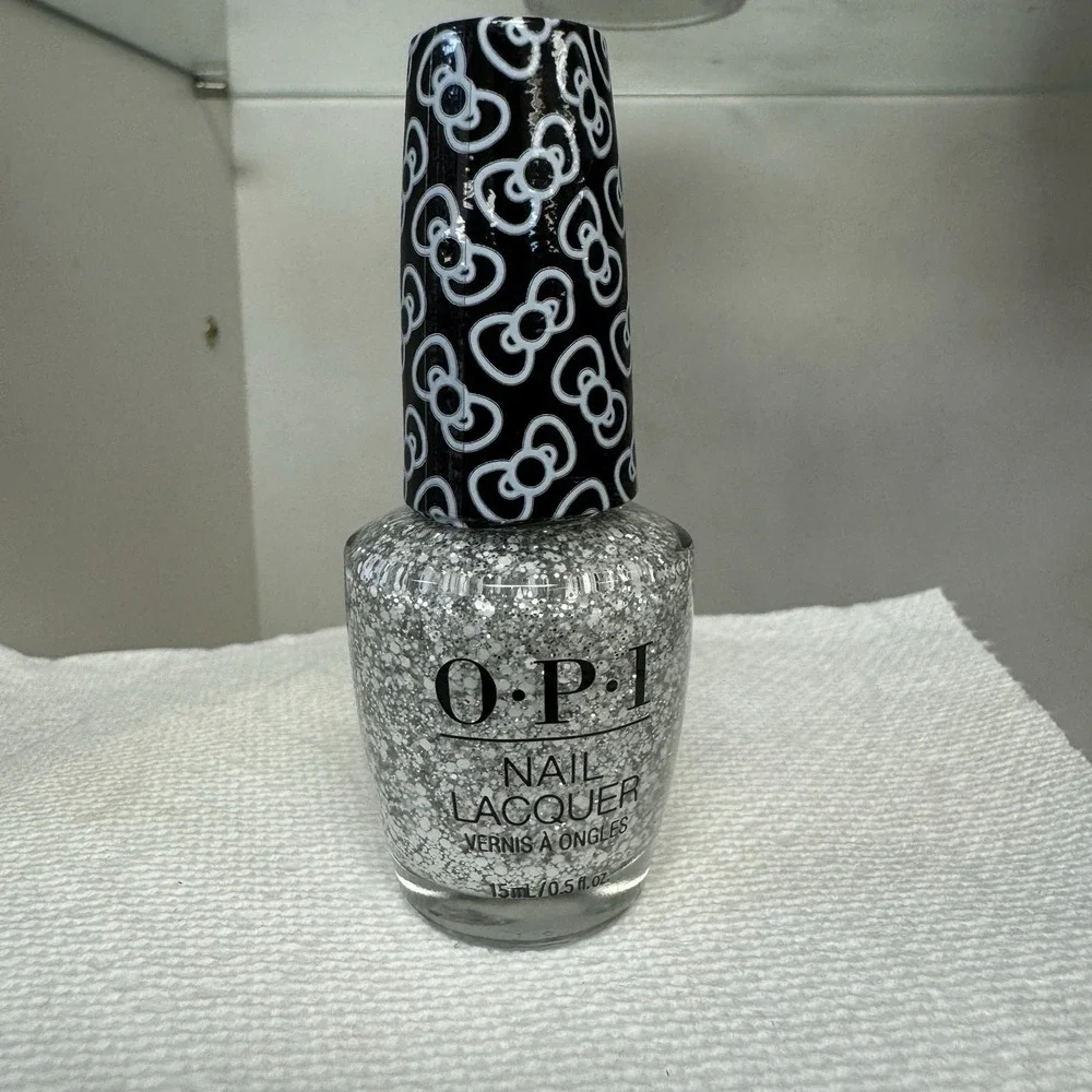 OPI Nail Lacquer - HR L01 Glitter To My Heart - 0.5oz / 15ml Hello Kitty